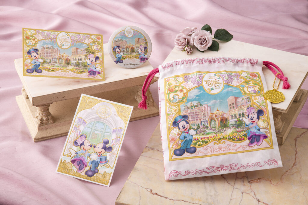 「東京ディズニーシー・ファンタジースプリングスホテル」ポストカードセット￥600、カンバッジ￥500、きんちゃく￥950