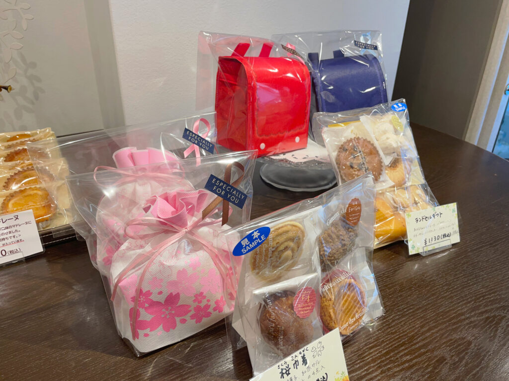 ノイン・シュプラーデン　9-schubladen 横浜市青葉区　Patisserie　パティスリー　LEE100人隊　TB　はな　今日のお買い物　バースデーケーキ　誕生日ケーキ