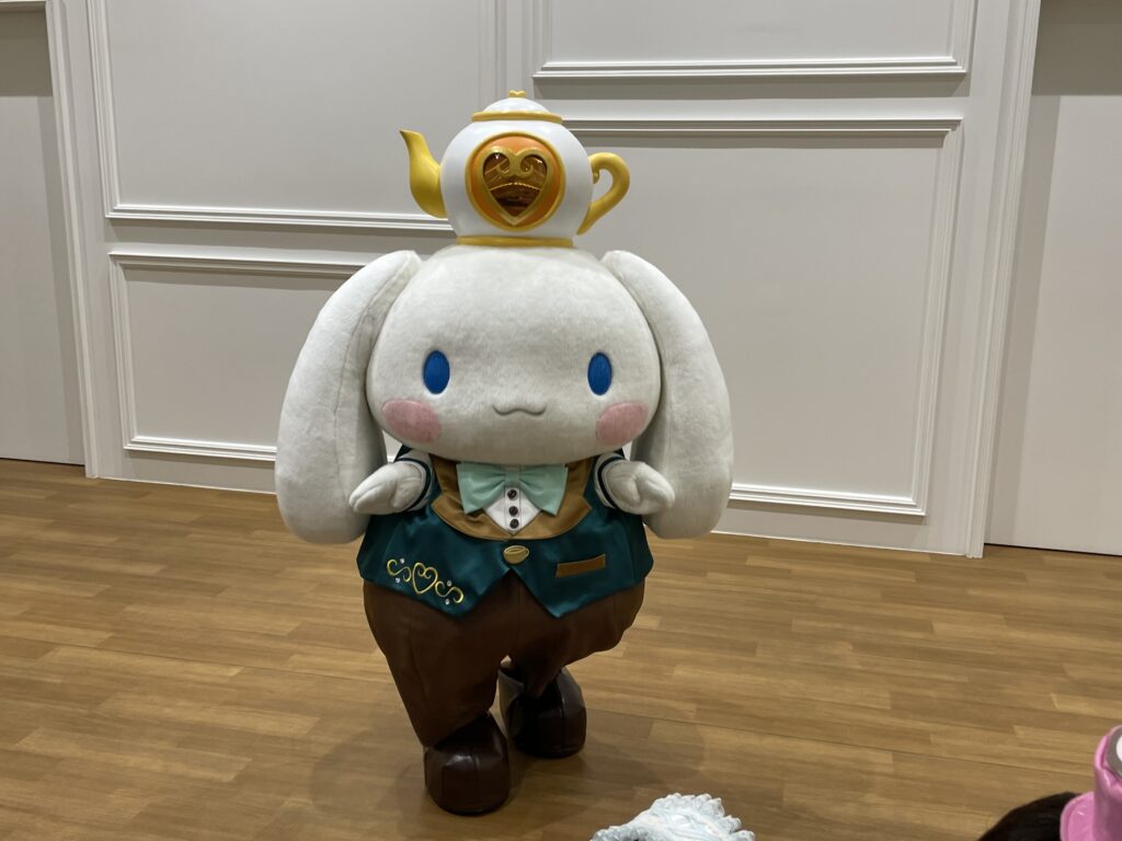 館のレストラン　シナモンロール　Sanrio Puroland　サンリオピューロランド　2024年4月　ゴールデンウィーク　LEE100人隊　TB　はな　おでかけ部　おでかけ　子連れ体験