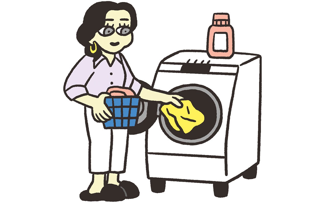洗濯カゴは洗濯物がたまらないよう小さく、そのカゴがいっぱいになったらすぐに洗濯機へ