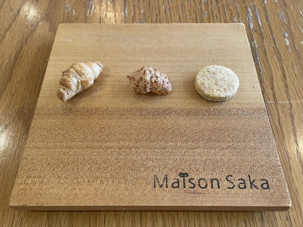 アミューズ　ミニクロワッサン　メゾンサカ　Maison SAKA　メゾンSAKA　カジュアルフレンチ　地産地消　青葉台グルメ　横浜市青葉区　レストラン　フレンチレストラン　フランス料理　創作料理　LEE100人隊　TB　はな　おでかけ　おでかけ部