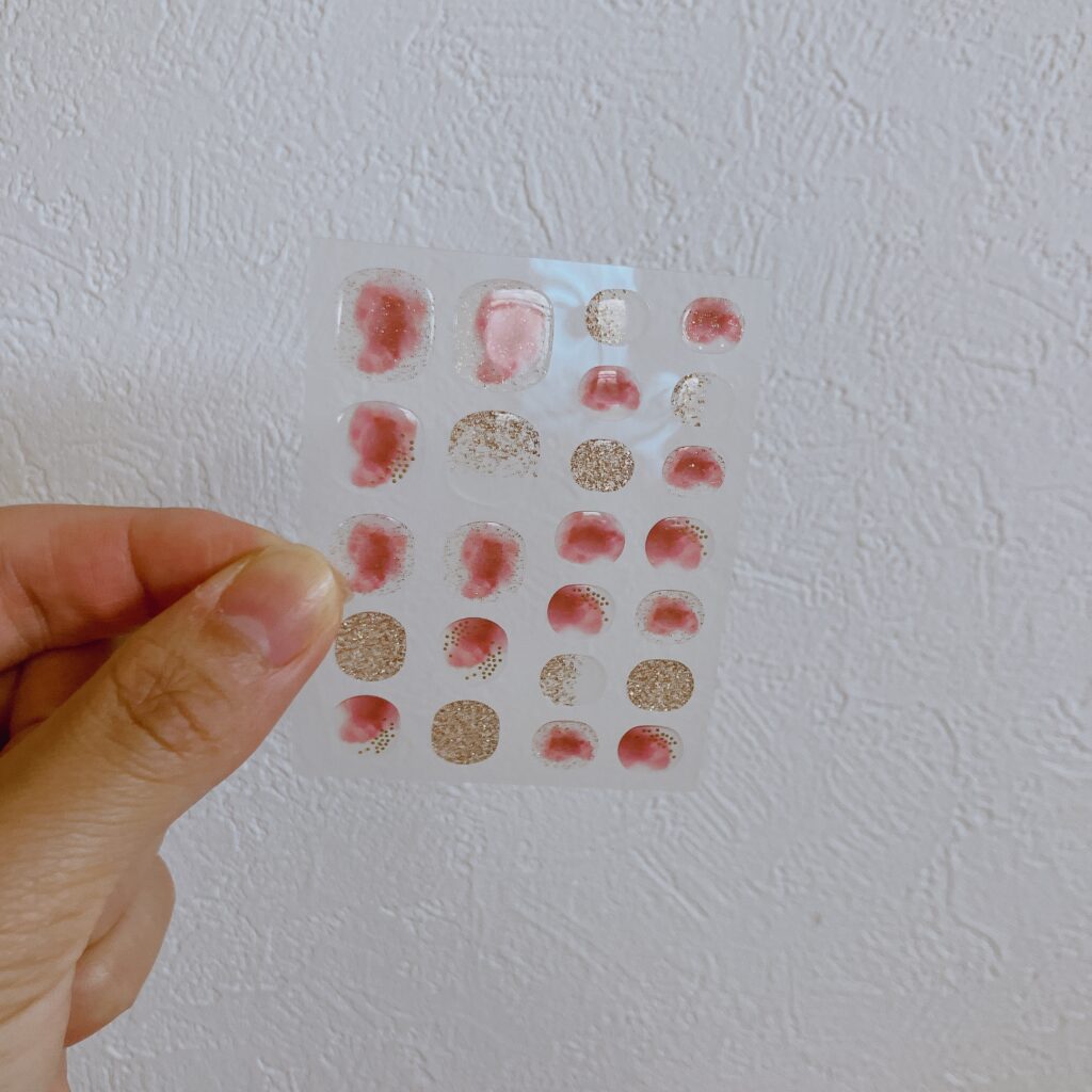 ネイルシール　100均一　セルフネイル
