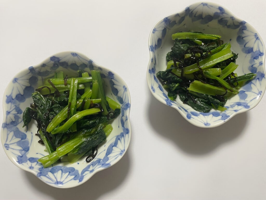 近藤幸子さんのレシピ「小松菜と塩昆布の和え物」を40代主婦が作ってみた写真。
