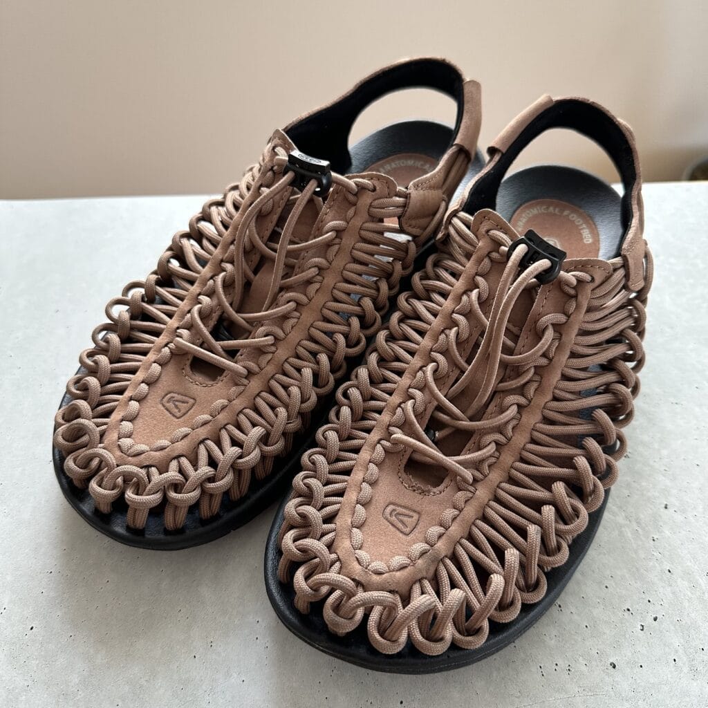 KEEN ユニークサンダル