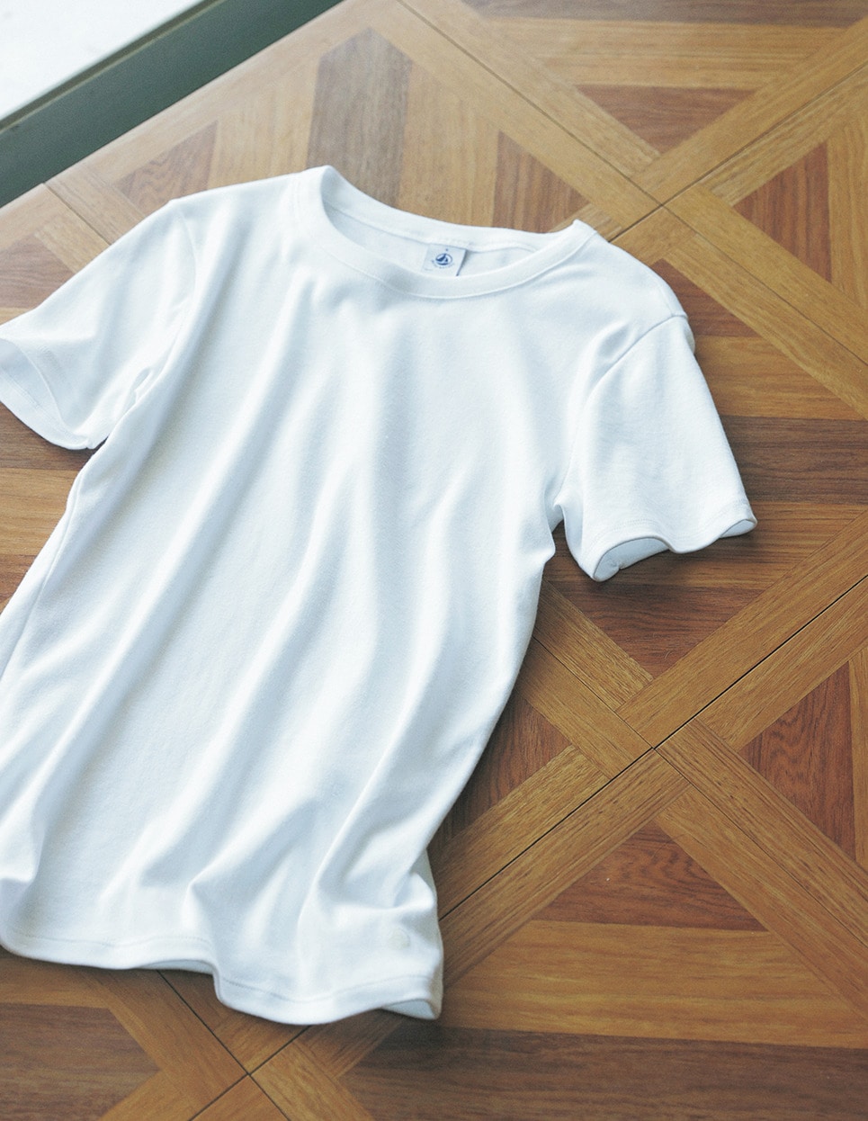 PETIT BATEAU　クルーネック半袖Tシャツ　￥4400／プチバトー・カスタマーセンター（プチバトー）