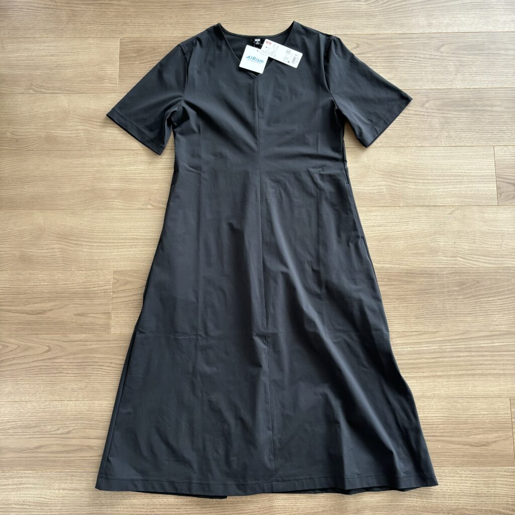 ユニクロ　ウルトラストレッチエアリズムワンピース