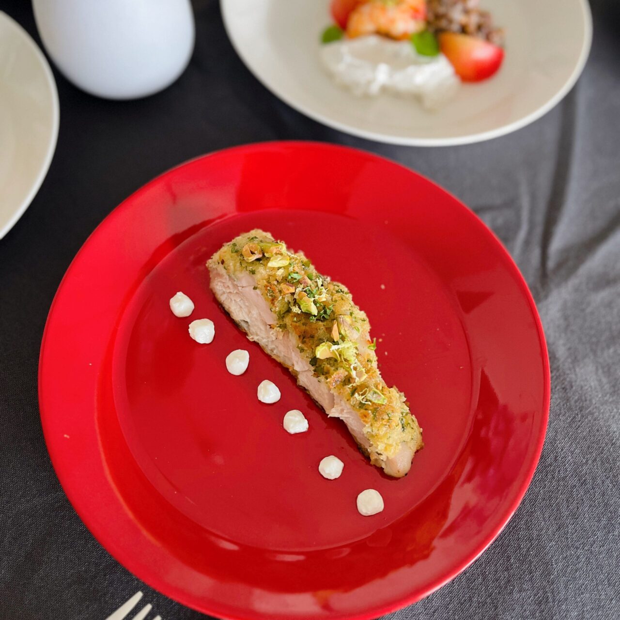 写真：フレンチ薬膳料理「オリエンタルチキン」