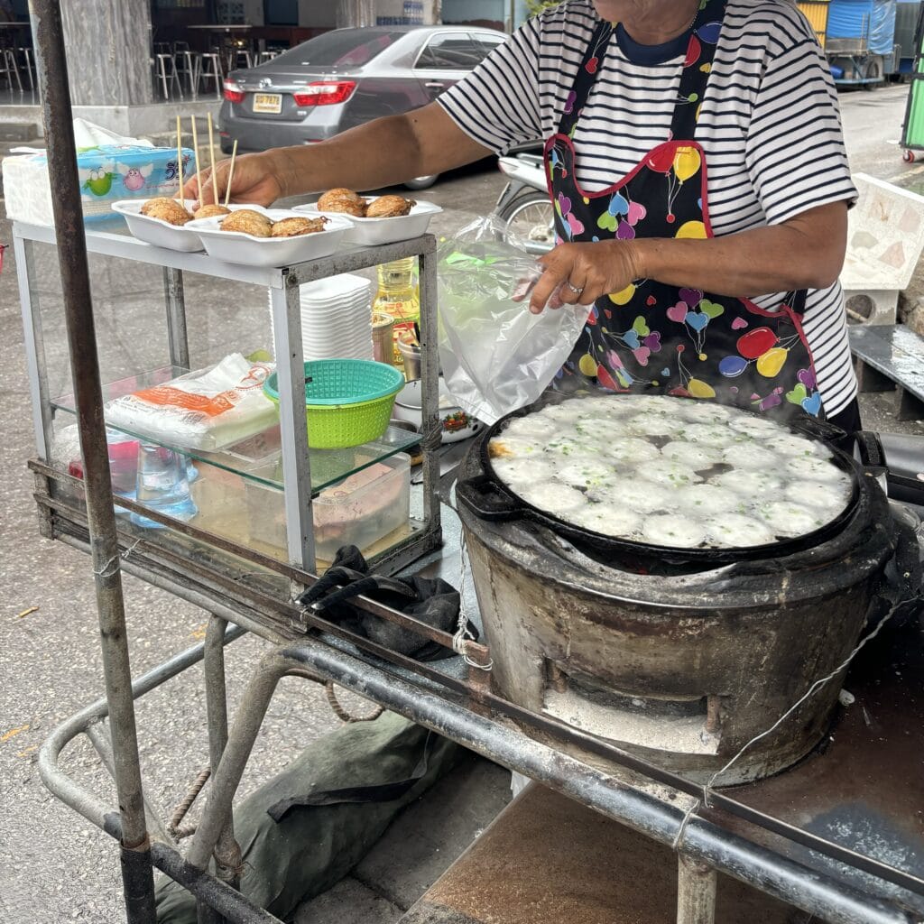 タイ　メークロン線路市場