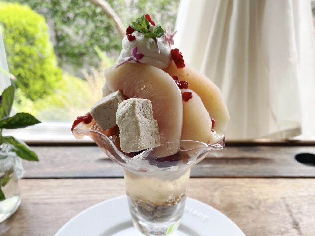 桃Parfait　桃パフェ　Parfait　Cafe NAVY　カフェネイビー　2024年8月　グルメ　グルメ情報　カフェ　レストラン　Parfait　パフェ　パフェ活　たまプラーザ　LEE100人隊　TB　はな　おでかけ　おでかけ部