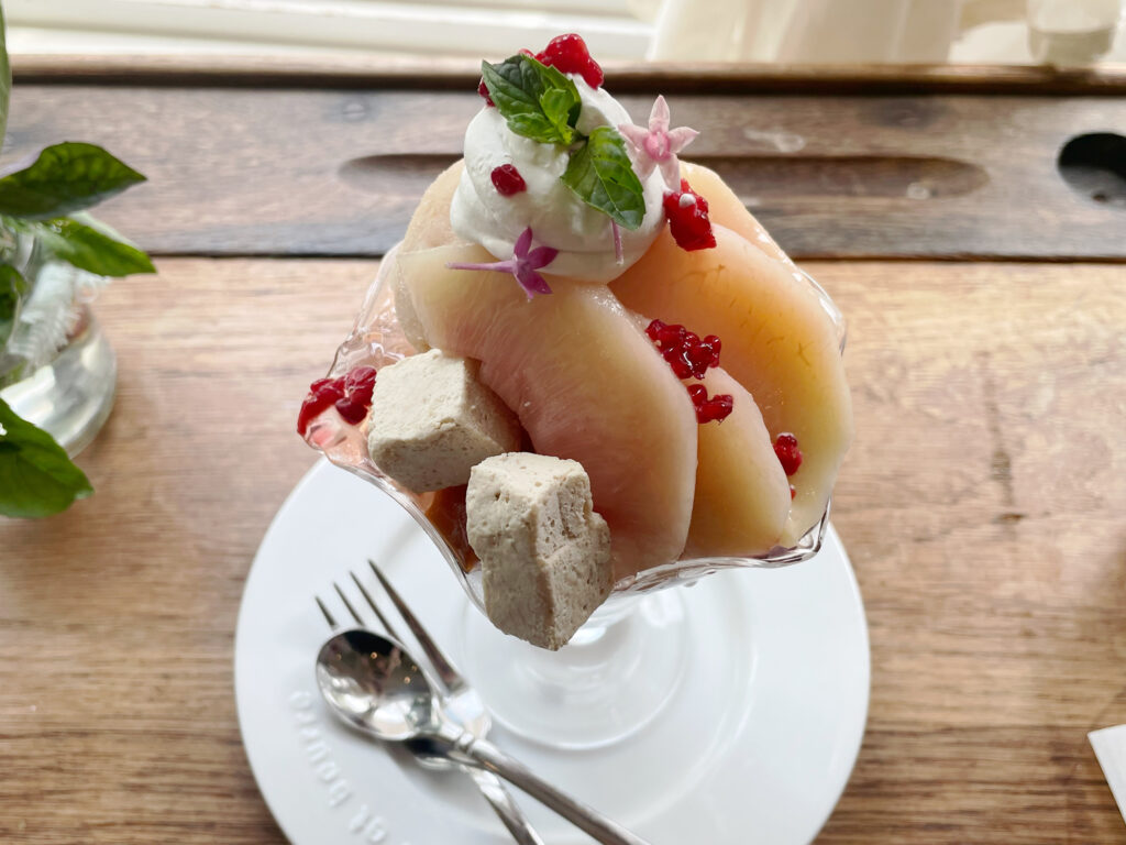 桃Parfait　桃パフェ　Parfait　Cafe NAVY　カフェネイビー　2024年8月　グルメ　グルメ情報　カフェ　レストラン　Parfait　パフェ　パフェ活　たまプラーザ　LEE100人隊　TB　はな　おでかけ　おでかけ部