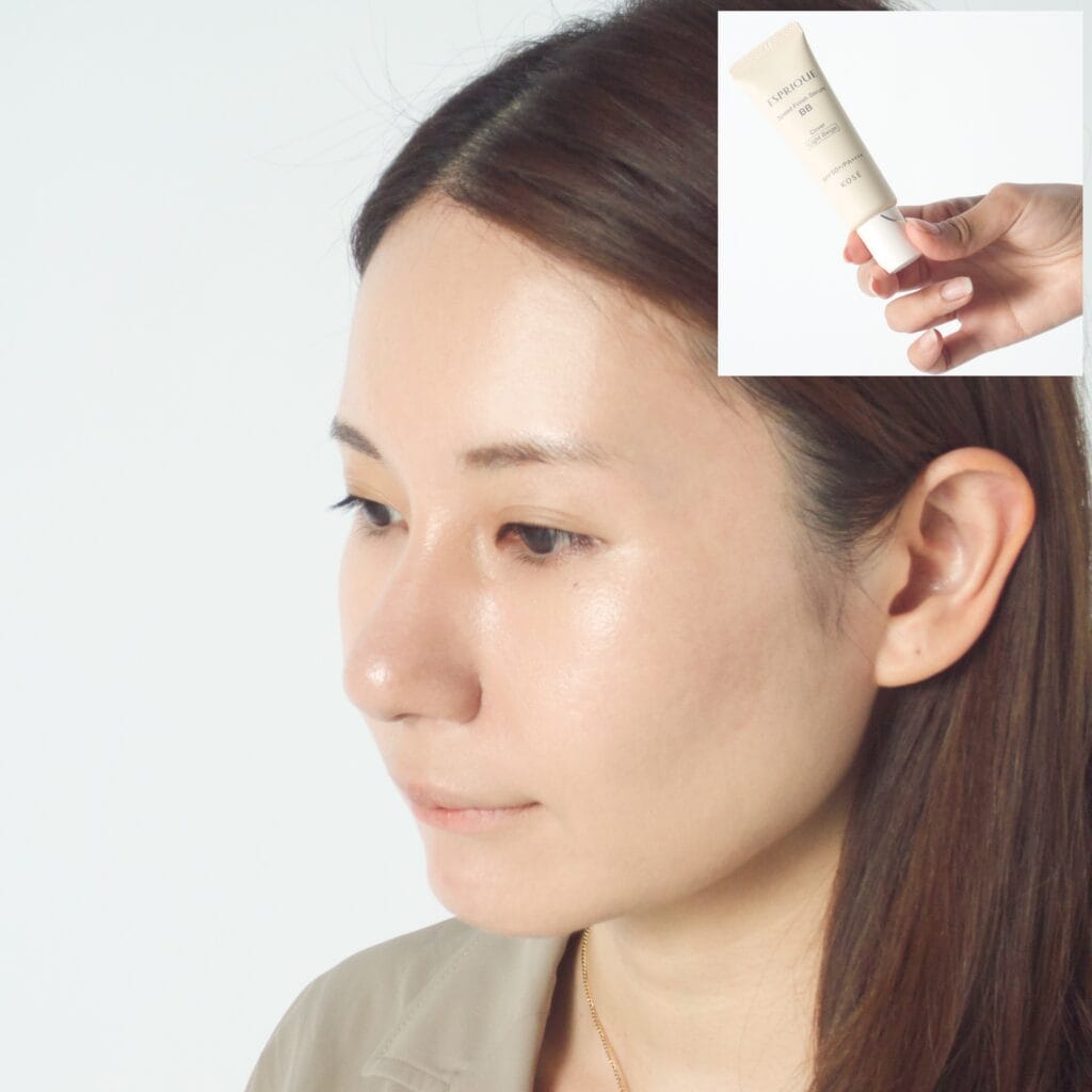 【01 ライトベージュ】を塗ったところ。こちらは、よりカバー力が高めのタイプ。普段ファンデーションは標準色かやや明るめの色を選ぶ私ですが、ライトベージュがぴったりでした。