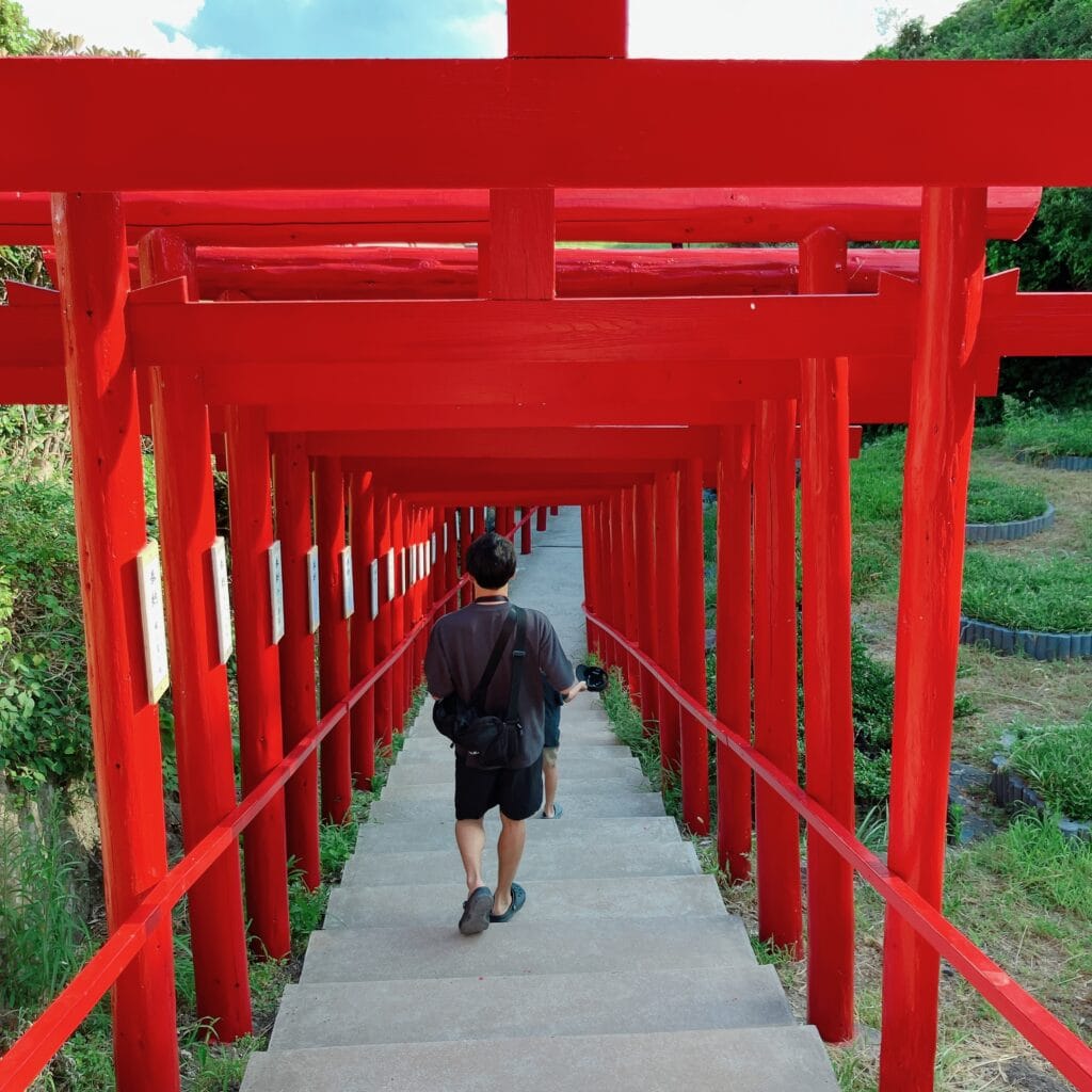 山口　角島　長戸　観光スポット　元乃隅神社