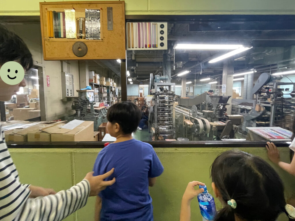 2階　北星鉛筆　東京ペンシルラボ　工場見学　鉛筆工場　子連れ体験　もくねんさん　粘土体験　LEE100人隊　TB　はな　子連れ体験　おでかけ　おでかけ部