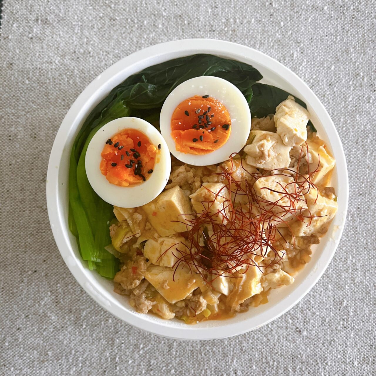 写真：残り物で簡単「麻婆豆腐丼弁当」