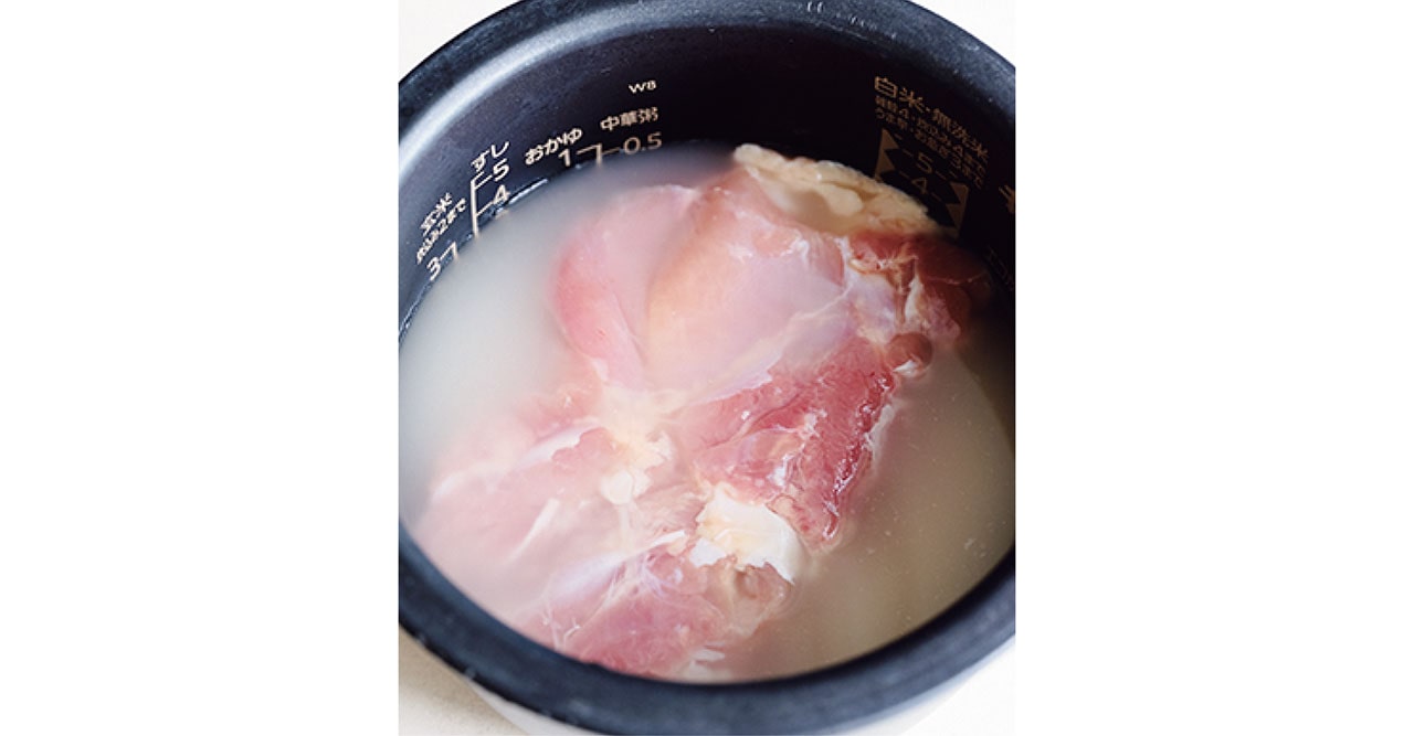 鶏肉は、後でおかず感覚で添えるので、丸ごと1枚ドーンと！