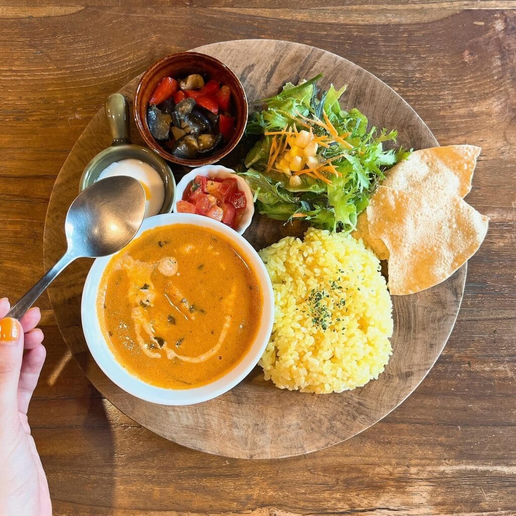 「ハーベステラス 品川店」バターチキンカレー