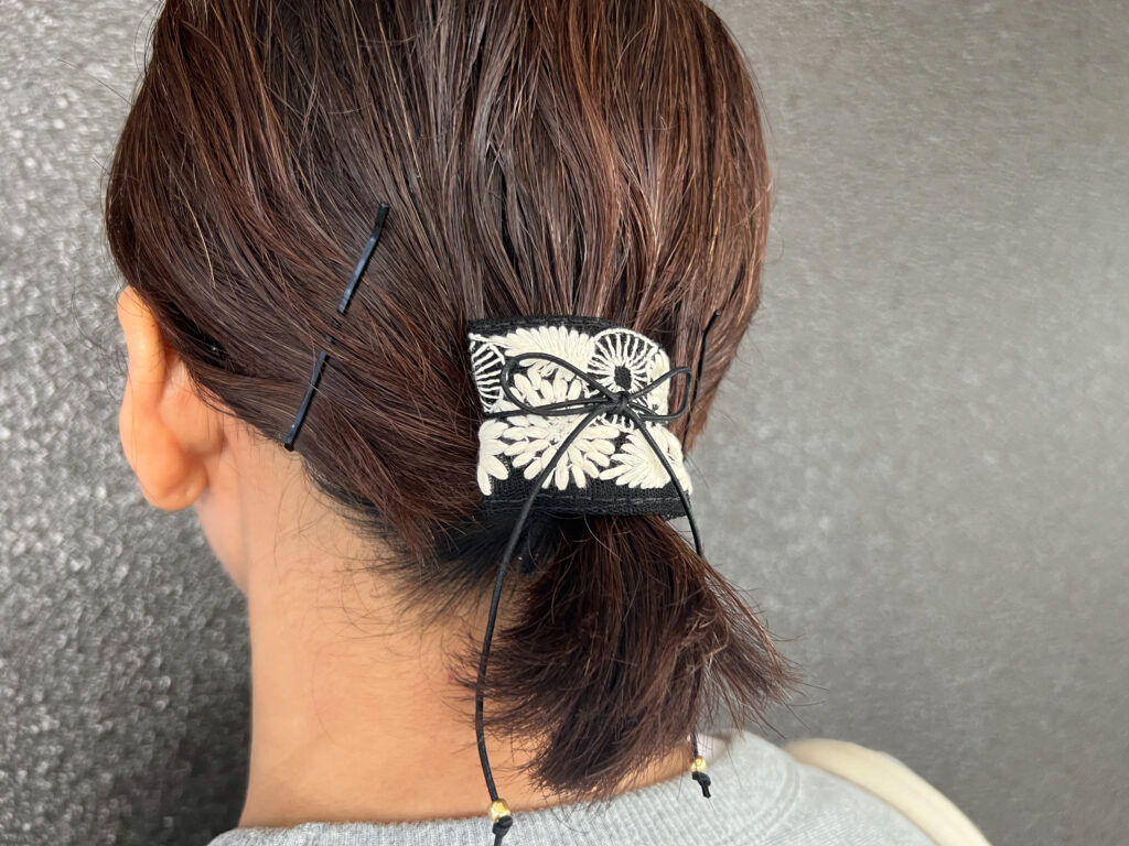 【ニューバランス996】40代スニーカーコーデ&お気に入り秋小物 2選 001icoco ヘアアクセサリー　日本製　刺繍　グローバルワーク