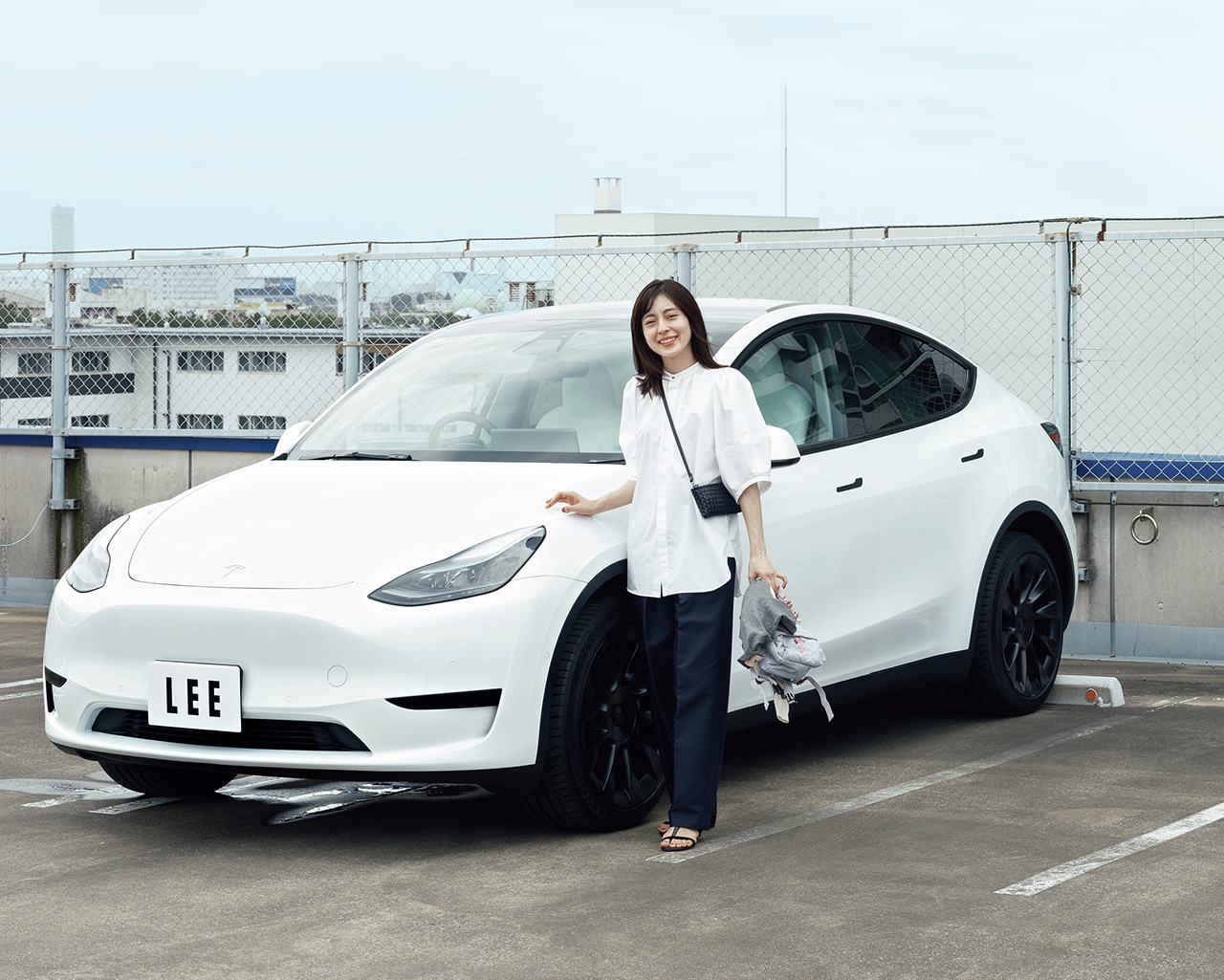 モデル　今井りかさん　TESLA Model Y　【テスラ／モデルY】