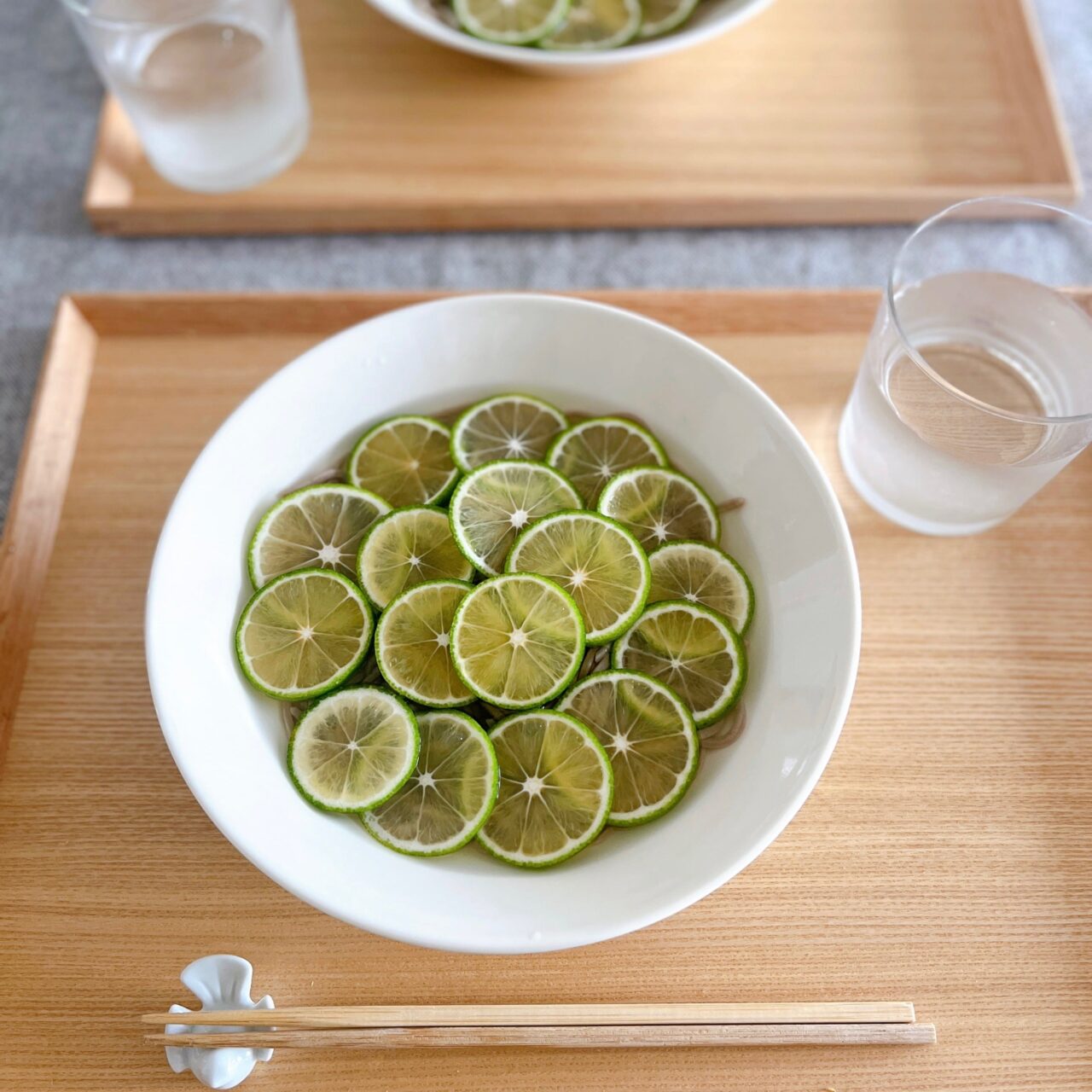 写真：かぼすを使った麺メニュー「かぼす蕎麦」