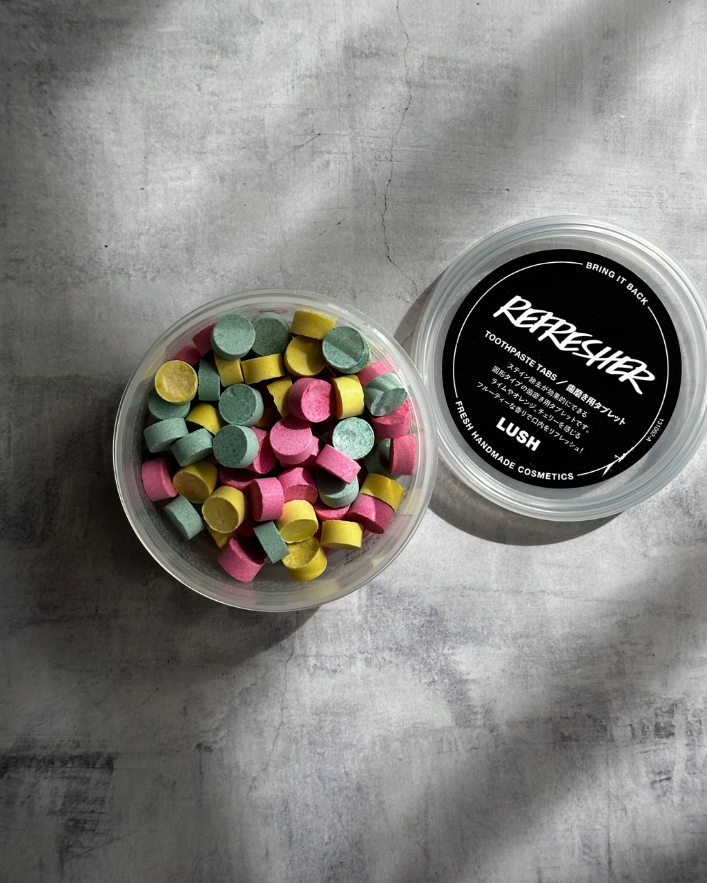 LUSH リフレッシャートゥースペーストタブ￥1500（50g）