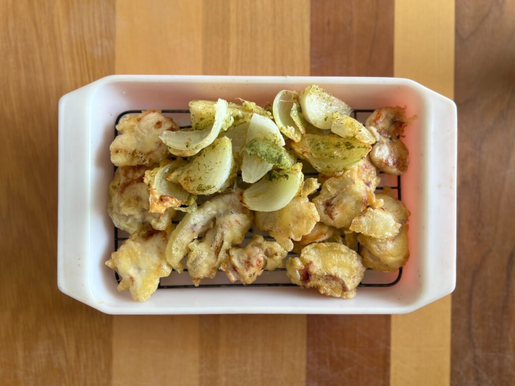 白子の天ぷら　たまねぎのてんぷら