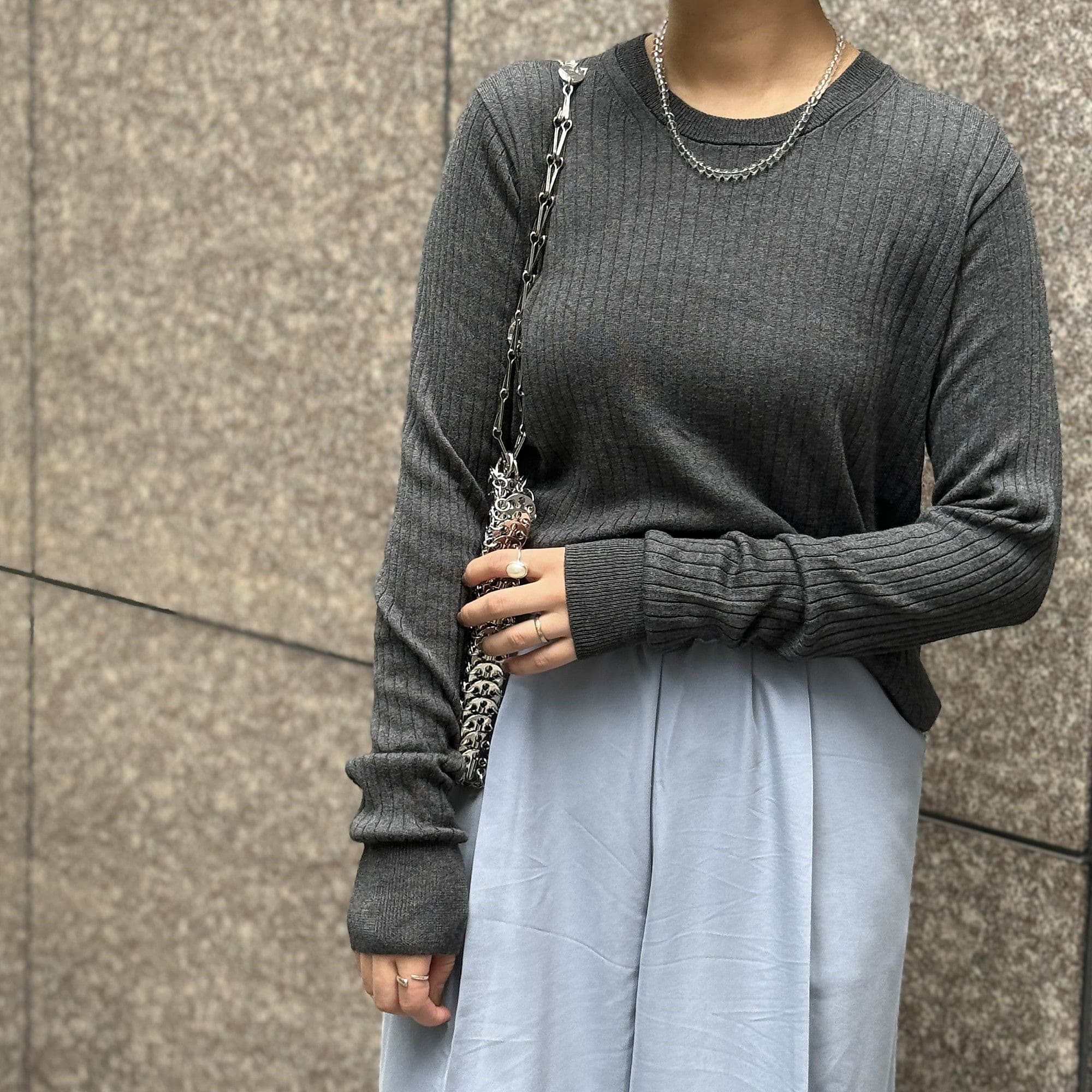 C.T.plage×eclat
【別注】シルクカシミヤクルーネックニット
￥20,900　スキントップス　地味色コーデ