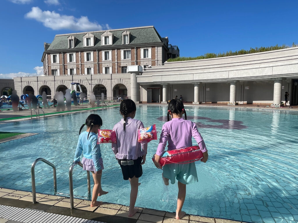 プールプラザ　ホテルフルーツフラワー　フルーツフラワーパーク　道の駅　神戸フルーツ・フラワーパーク大沢　おおぞう　　入園料駐車料無料　三田　神戸市北区大沢町　神戸のガーデンリゾート　LEE100人隊　TB　はな　おでかけ　おでかけ部