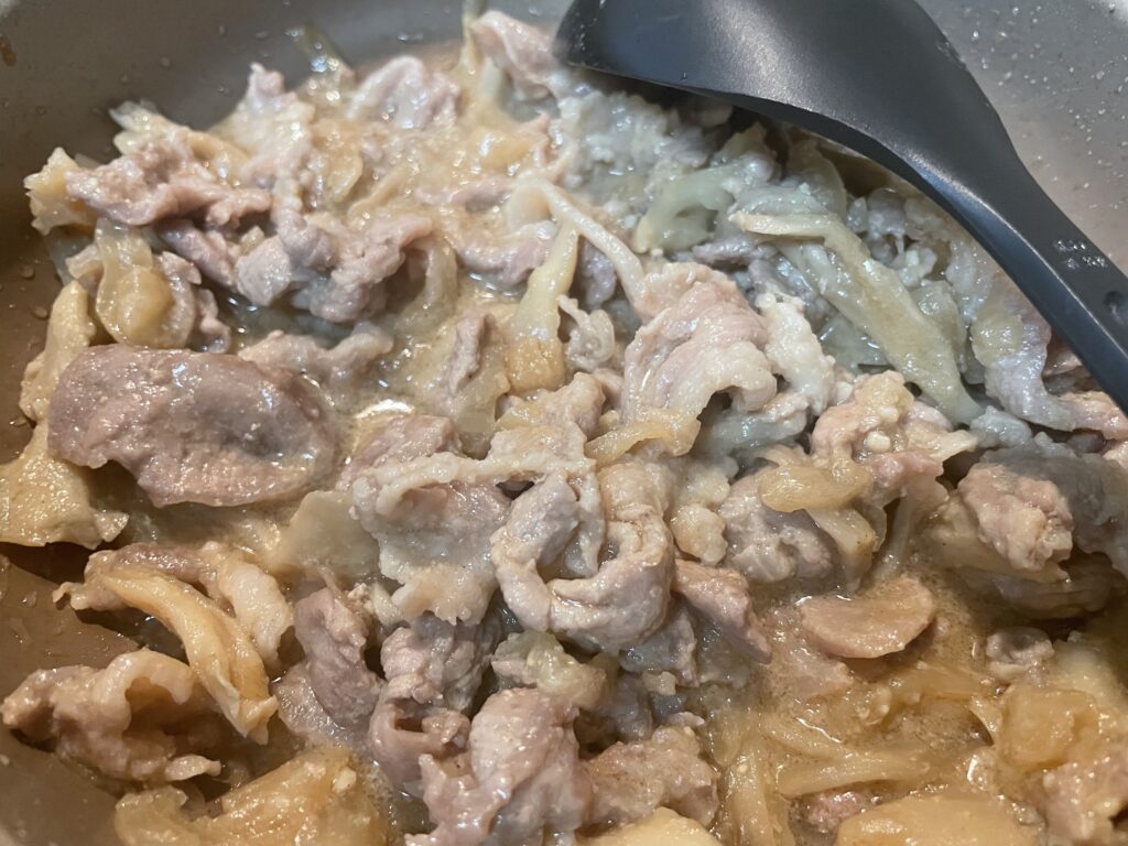 豚肉ときのこのピリ辛にんにくみそ炒め　コウケンテツ　作ってみましたおいしいLEEレシピ　おいしいLEEレシピ　LEEレシピ　LEE100人隊　TB　はな　料理部　2024年10月