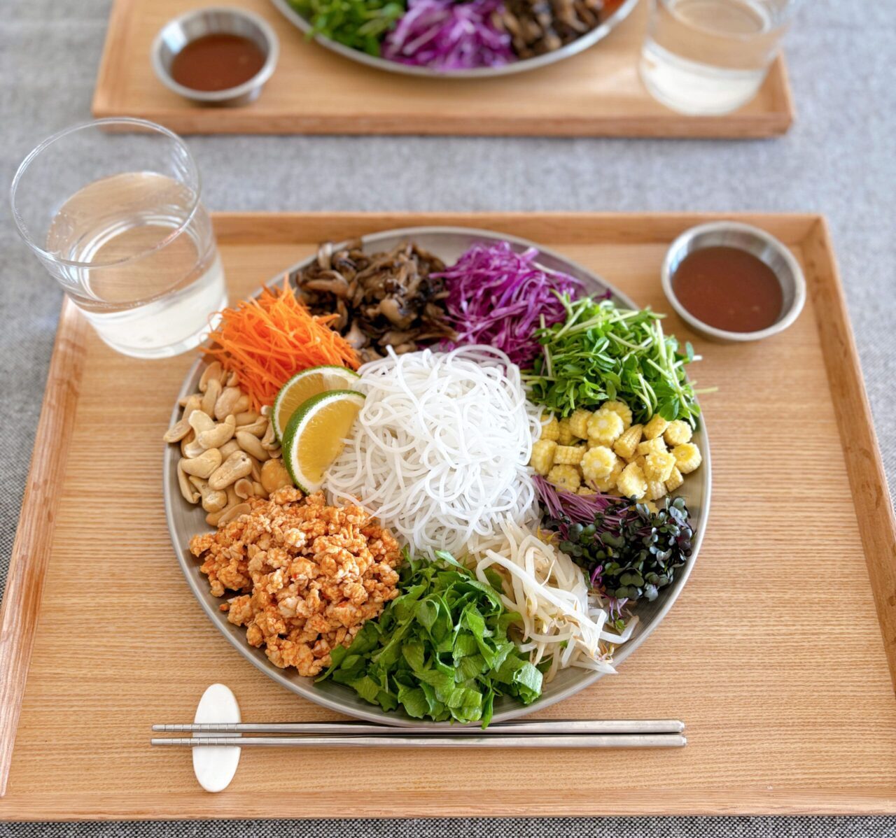 写真：かぼすを使った麺メニュー「ヨヨナム風ベトナム和え麺」