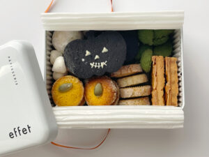 ベイクショップ　エフェ　bakeshop effet 横浜市青葉区しらとり台　ハロウィンのクッキー缶　ハロウィンのフールセック　ジャックオランタン　LEE100人隊　TB　はな　今日のお買い物