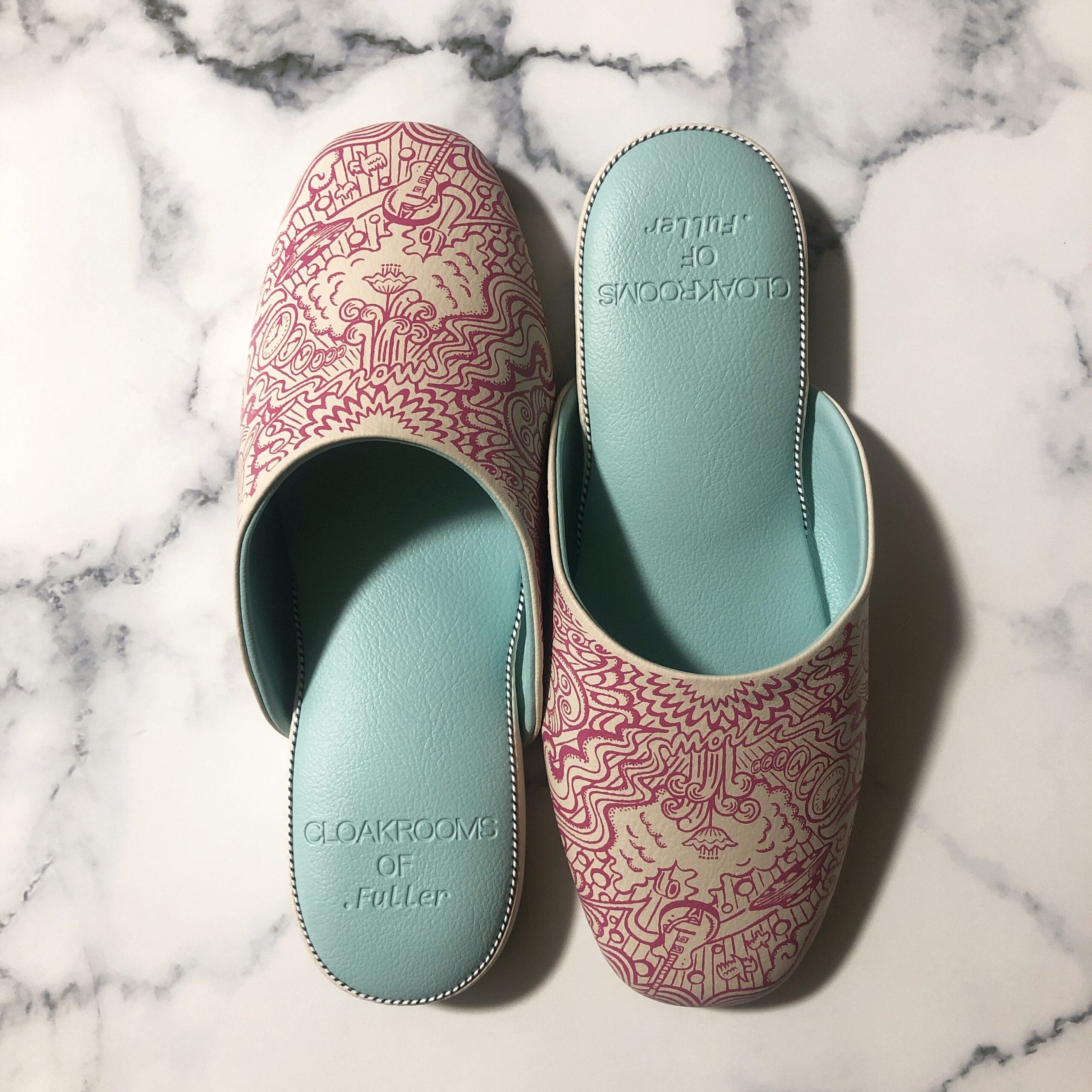 CLOAKROOMS　OF FULLER PANTOUFLE　クロークルームス　オブ　フラー　パントゥフル　山田タクヒロ　ピンク　ミント　トイレ　洗剤　スクラビングバブル　アルコール　ルック　ヤマザキデザイン　トイレットペーパーホルダー