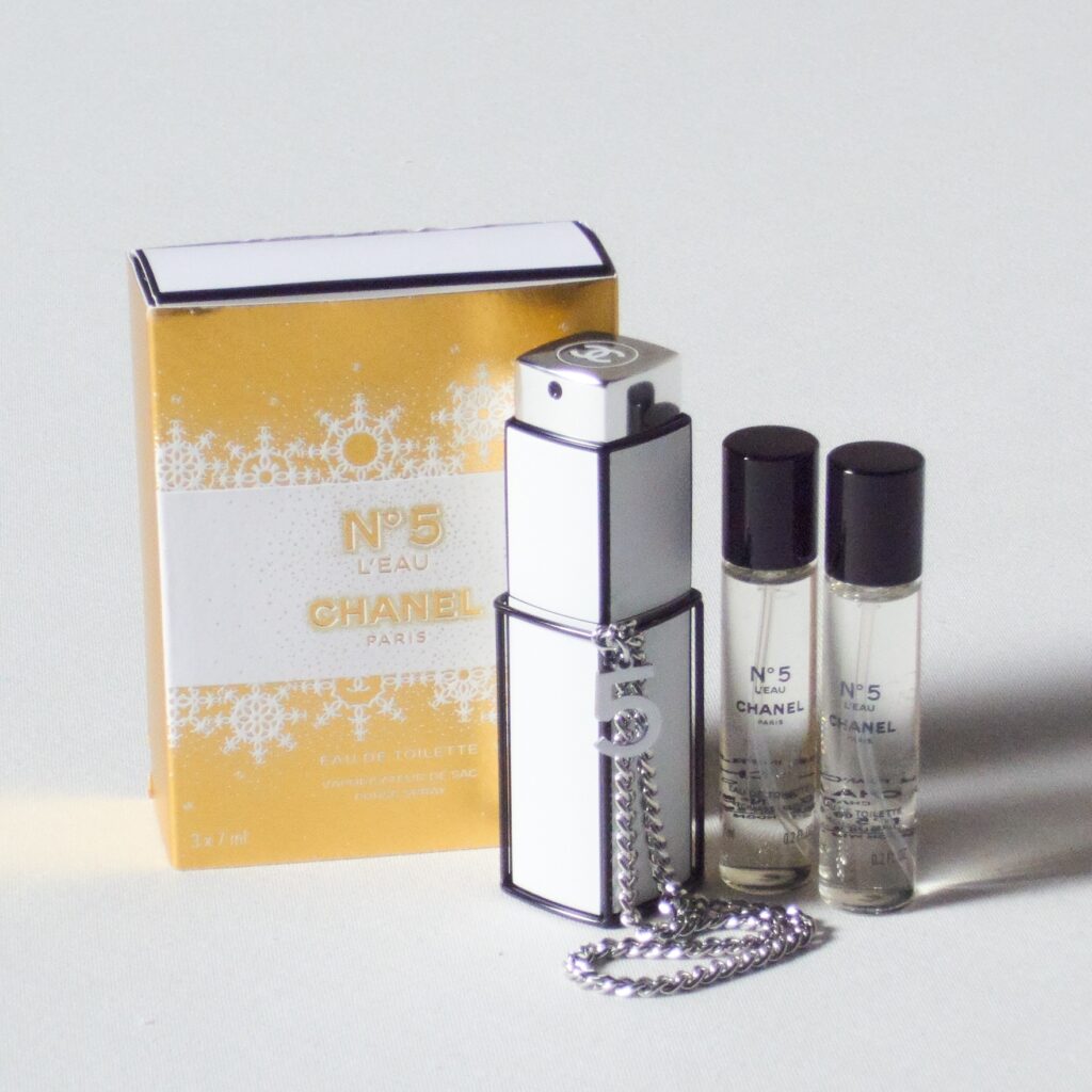 7mL×3 ¥26400  ※リフィル ¥11550（価格はともに税込価格） ※特別限定品