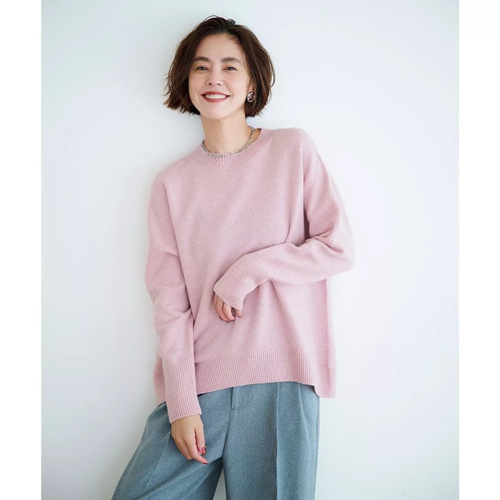 12closet (トゥエルブクローゼット)　【福田麻琴さんコラボ】【洗える】クルーネックホールガーメントニット　￥16,500