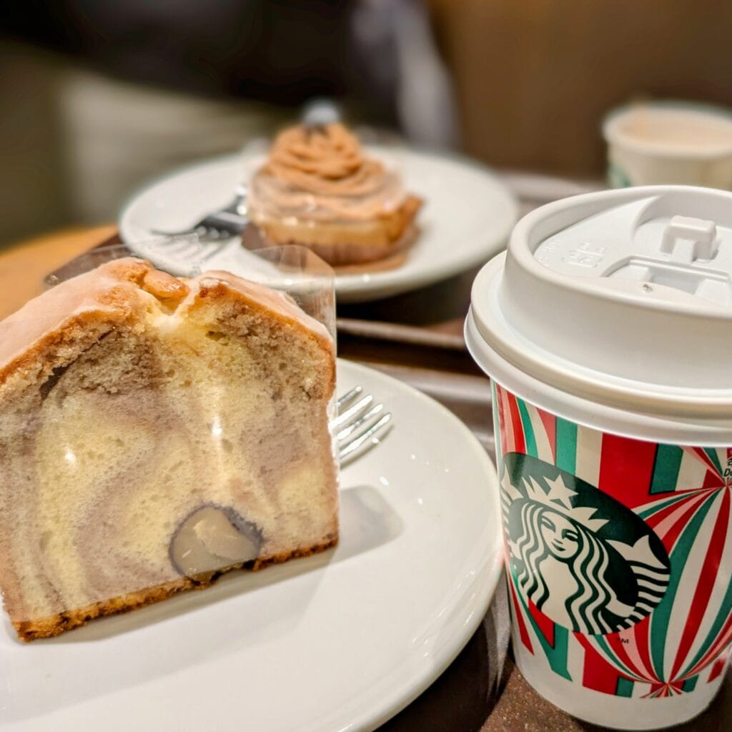 スターバックス
スタバ
ケーキ