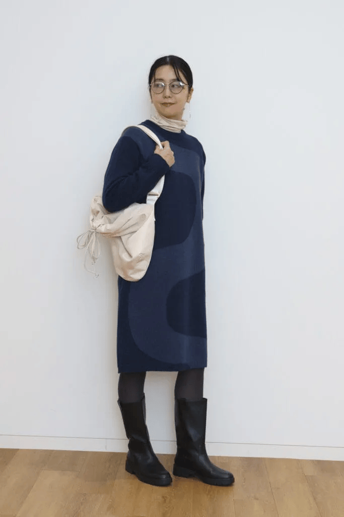 ユニクロ「ラムクールネックワンピース」のコーデ