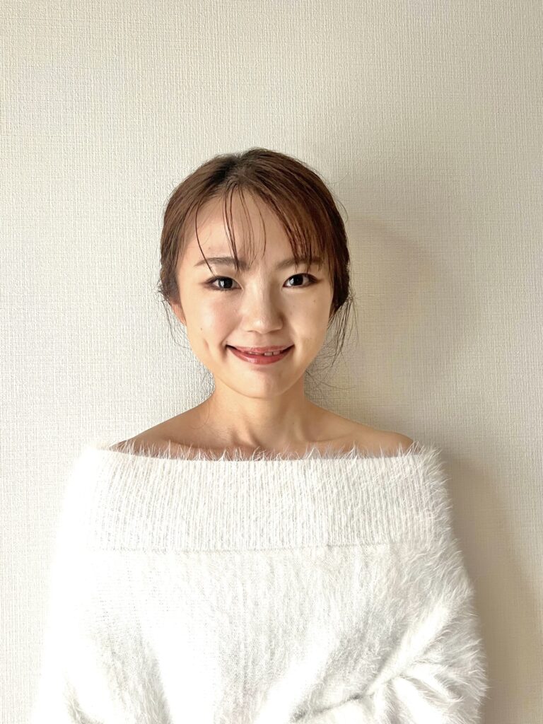 プロフィール　女性　