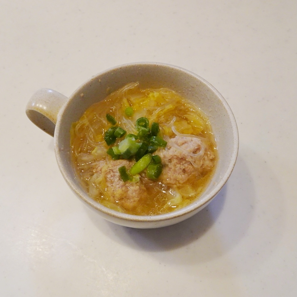 ふわふわ肉だんごと春雨スープ
スープ