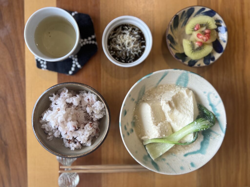 【LEEレシピ】小林まさみさんの「豆腐と青梗菜の豆乳鍋お好みトッピングで」を作りました TBicoco