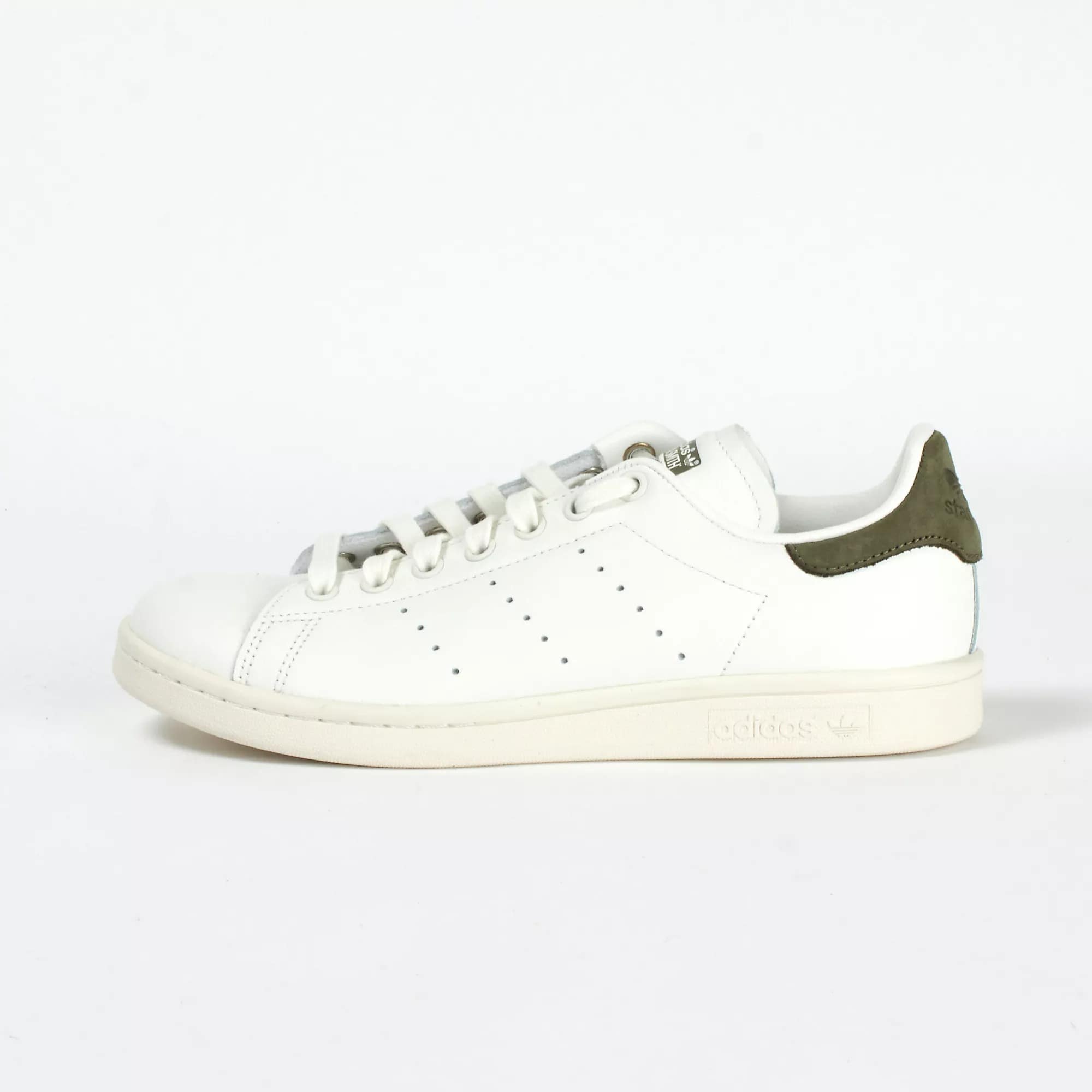 adidas Originals (アディダス オリジナルス)

STAN SMITH