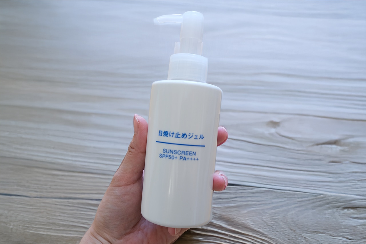 日焼け止めジェル　SPF50+　¥890円