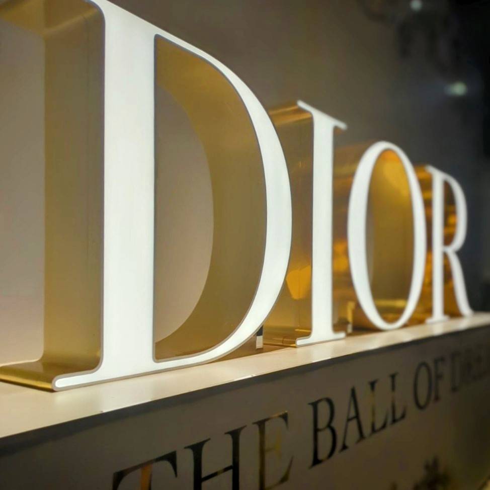 ディオール
DIOR
六本木ヒルズ