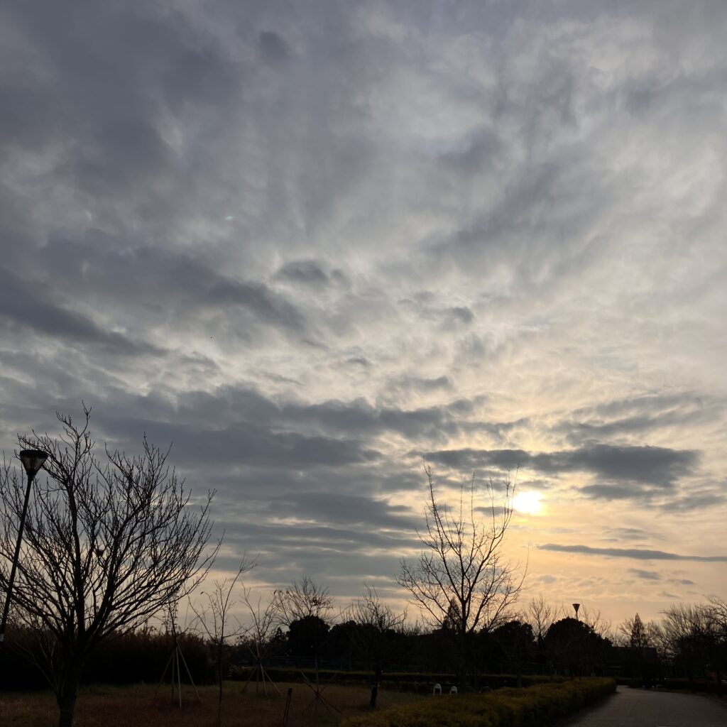 夕暮れ　空　夕日