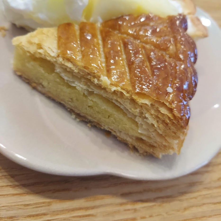 ガレットデロア　断面　フランスの伝統菓子