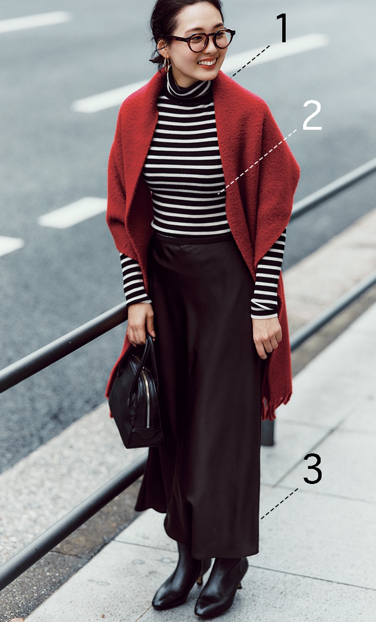 ライター高橋夏果さん　ニット￥2990・スカート【一部店舗のみ販売】￥3990・ストール￥2990／ユニクロ