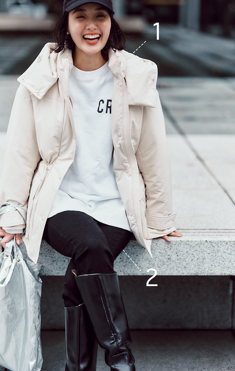 ライター高橋夏果さん　ダウン￥12900・パンツ【一部店舗のみ販売】￥4990／ユニクロ