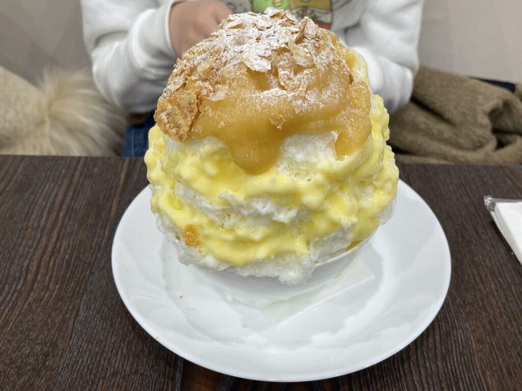 氷凛.kahonの「アップルパイのかき氷」。