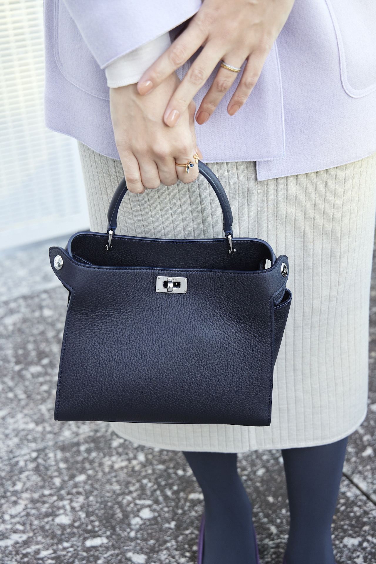 黒のハンドバッグ