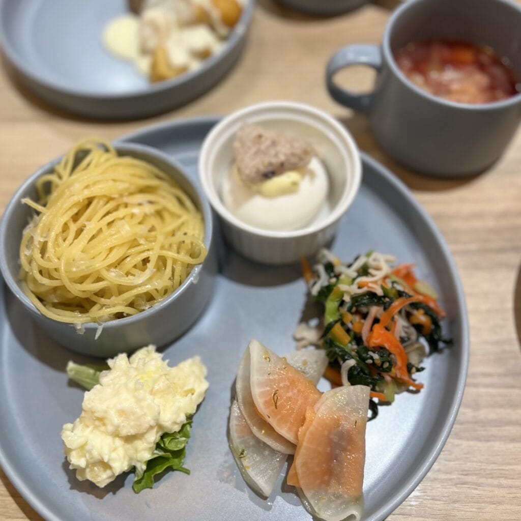 ビュッフェ 食事