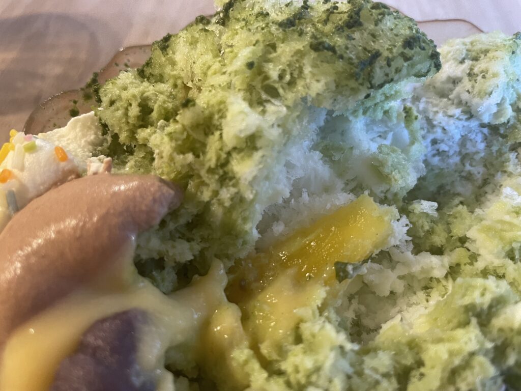 干支氷の中身　パイナップル　やまたのおろちかき氷　カフェクノップゥ　LEE100人隊　TB　はな　おでかけ部　おでかけ