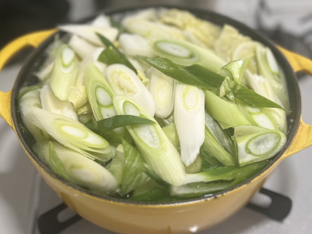 【LEEレシピ】作りました!LEE最新号掲載「豚レモン塩麹鍋」レシピ/井上咲楽さん TBicoco